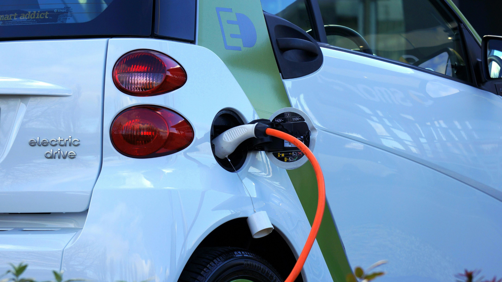 Electric Car Insurance: Demand Increases 800% in One Year